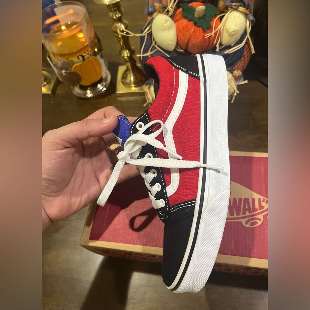 SOLD Ⓜ️- Vans Ward boys 4.5